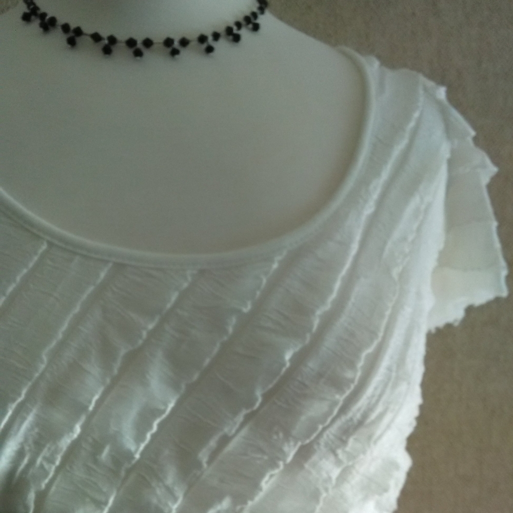 Beautiful LAVISH Ruffle Tee - Picture 4 of 11